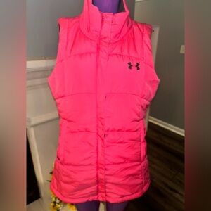 Under Armour Pink Insulated vest.
Side snap vents. Front zip hand pockets.